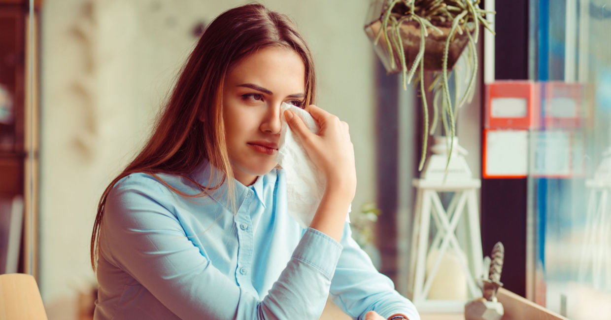 People can cry when they are happy or sad. People can cry when they are happy or sad.