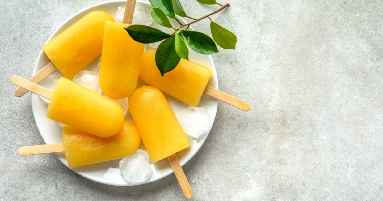 Cool down with juice popsicles Cool down with juice popsicles