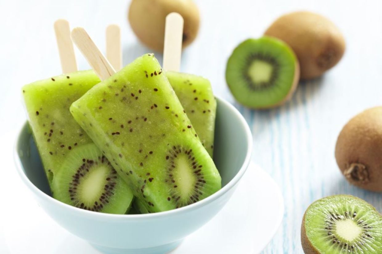 Kiwi popsicles are cool and refreshing in the summer.. Kiwi popsicles are cool and refreshing in the summer..
